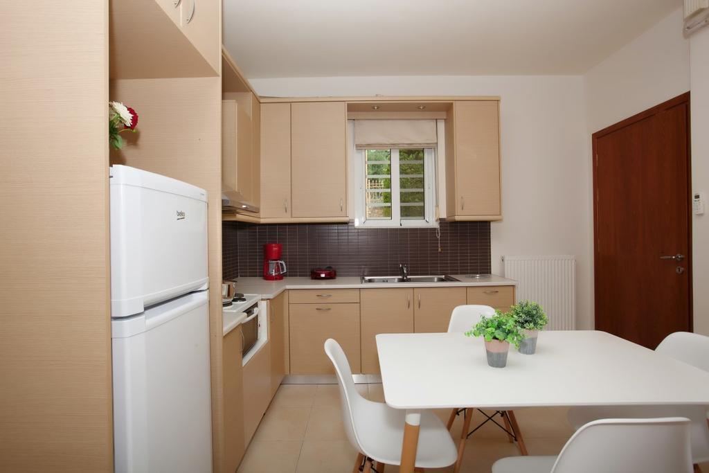Petra Thea Apartment Kalamata Exterior foto