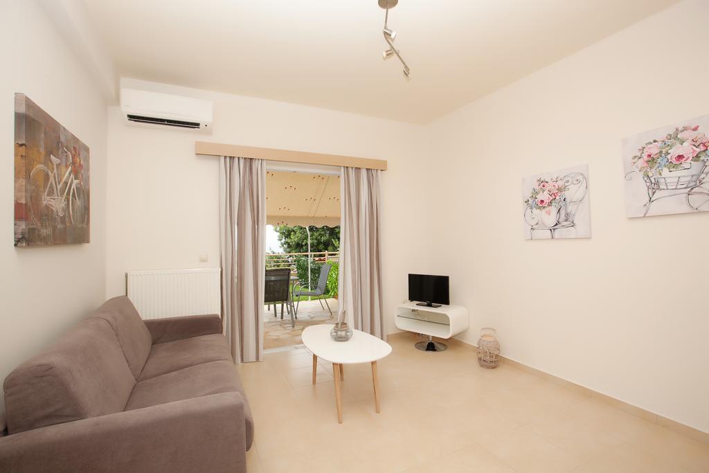 Petra Thea Apartment Kalamata Exterior foto